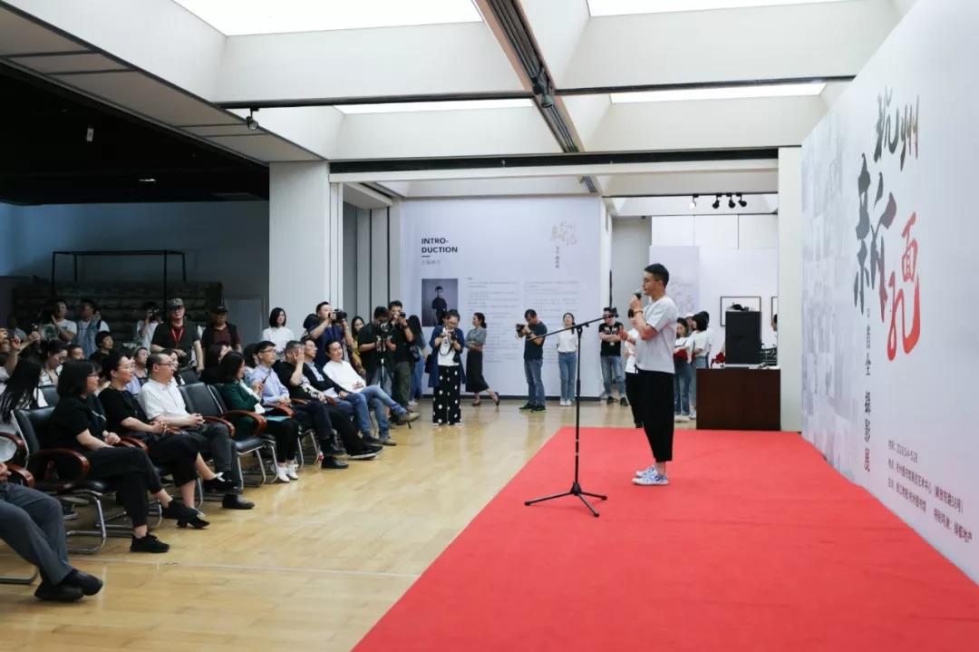 时隔一载，，，，，美好再续，，，，，bb贝博艾弗森官方网站地产&amp;肖全荆门新面庞摄影展温情启幕